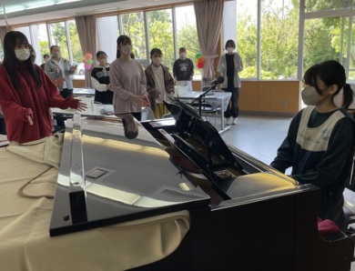 ようこそ先輩!保育実践力養成講座 卒業生の先生より直接学べる