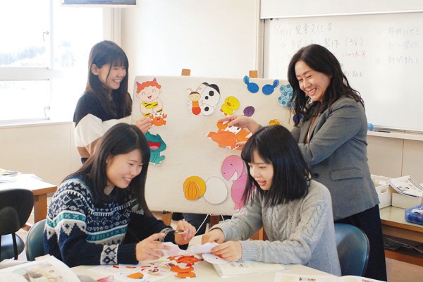 クリエイティブ・ムーブメント/児童文化 朝倉 なぎさ 教授
